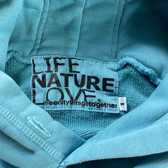 Free City Life Nature Love Blue Hoodie Pullover Sweater Pockets Women’s Size 1 - Picture 9 of 12